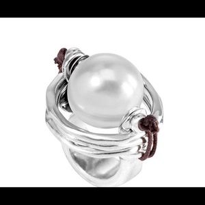 A pearl of wisdom ring